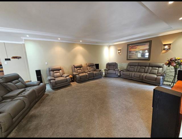 4 BEDROOM HOUSE FOR SALE IN VANDERBIJLPARK SW 5
